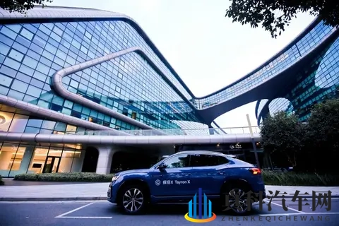 盘她s：时尚爆款汽车，性能卓越受热捧-3