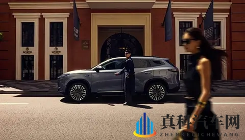 以B级价格带来C级体验 树新奢智电新标杆 星途ET5将于11月13日预售-1