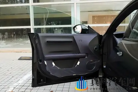 20万预算买“新豪华”?这台国产车把年轻人想要的全安排上了-3