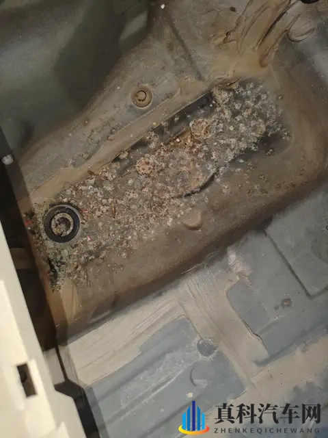 17年汉兰达7座,10万多拿下,家用代步超值选-3