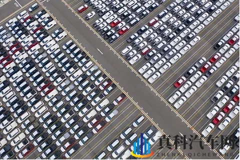 车企倒了,车却火了!年轻人抢 “烂尾车” 背后-1