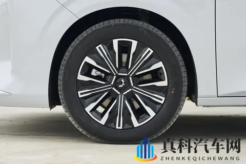 不到8万买7座车，驾乘感舒适、安全感拉满，家用买它香不香？-2