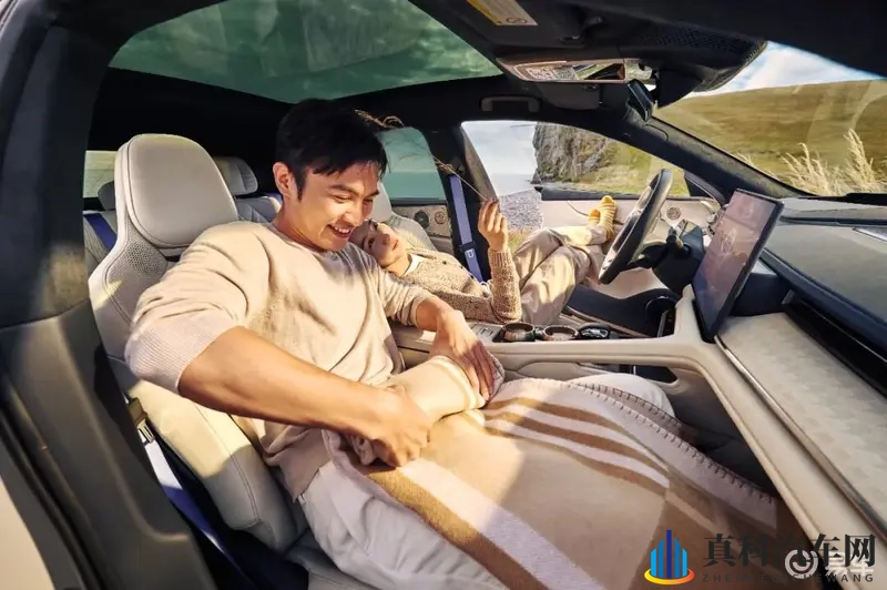 新款极氪001内饰图片发布 科技感和豪华感全面提升-1