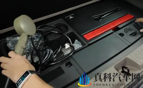 明里 照顾发烧的病人:守护病榻,温暖发烧身躯-2