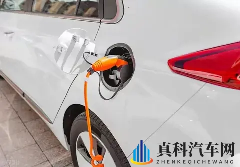 开了3年电车，如今算算经济账，发现有3大痛点，省油不省钱！-1