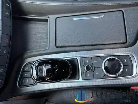 16万不到，入手准新一手凯迪拉克CT5，要面儿还得看它！-3