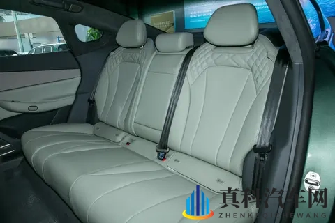 轴距达到3000mm，星途星纪元ES 2025款，纯电轿车中的实力派！-3