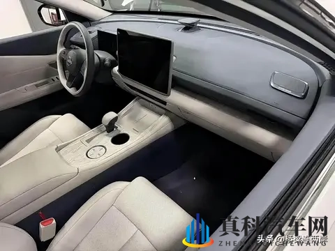 日产天籁19万起配鸿蒙座舱!B级车价格战要疯?-1