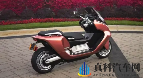 84匹！哈雷大踏板来了-1