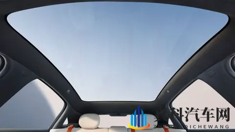试驾东风奕派eπ007+ ，颜值实用两不误，家用代步不用再纠结-2