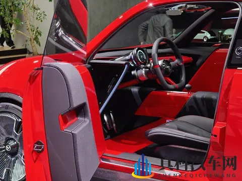 国产AV影片：智能座舱新突破,驾驶体验再升级-3