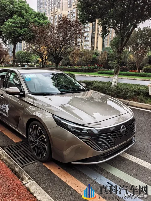 天籁换鸿蒙座舱实车曝光！ 20T加持还是熟悉的大沙发-3