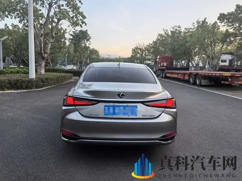 20万出头，21款雷克萨斯ES，家用代步好选择？-1