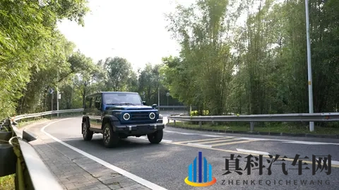 独立试驾212 T01柴油版:设计满足情怀,技术融入时代-2