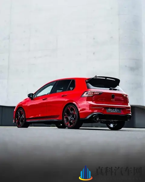 老车迷疯了，GTI居然还活着，它比电动车更懂人心-1