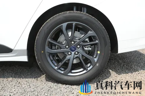 实拍 2025 款蒙迪欧：20T 配 8AT，动力充沛，适合家用-2