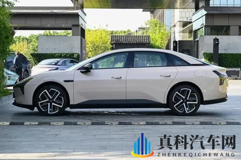 年轻人第一台家轿，买小鹏MONA M03还是长安启源A06？-1