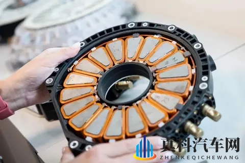 奔驰纯电AMG将祭出大杀器,宝马iM:从从容容,游刃有余!-3