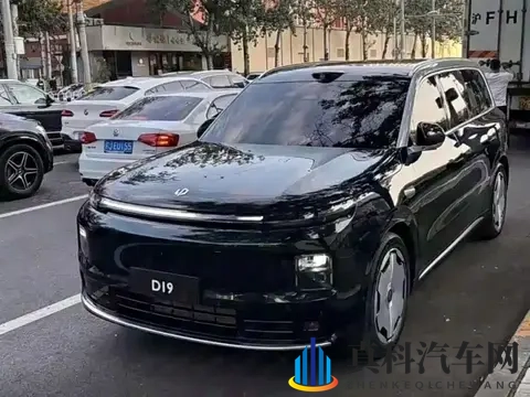 零跑放大招!“库里南级”SUV D19来袭,500纯电续航碾压同级?-2