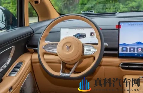 26款岚图梦想家告别“路怒症”与“停车慌”,家庭出行增强信心-1