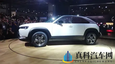 瞄准特斯拉Model Y,马自达全新纯电SUV首次亮相,未来值得期待-3