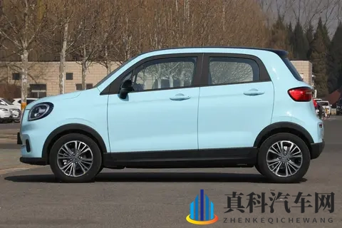 被低估的新能源家轿，我试了试，零跑T03给我答案-2