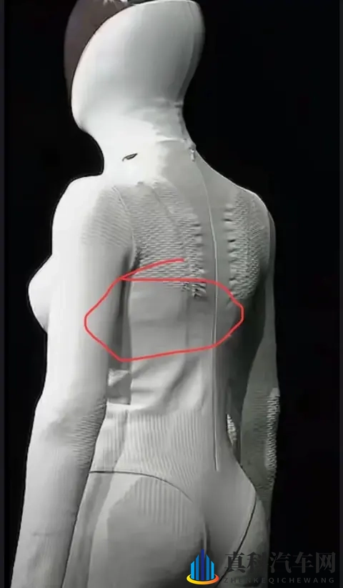 小鹏机器人被疑藏真人？一镜到底拉开拉链，82 个自由度太逼真-2