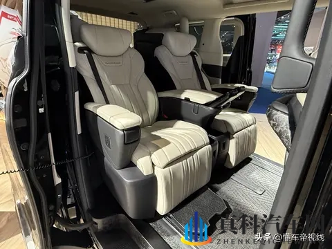 新车|预计售140万元_明年5月发售,丰田埃尔法福祉版亮相进博会-2