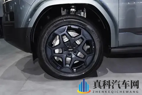 选车纠结症的福音-比亚迪方程豹钛7，空间大、续航无忧-3