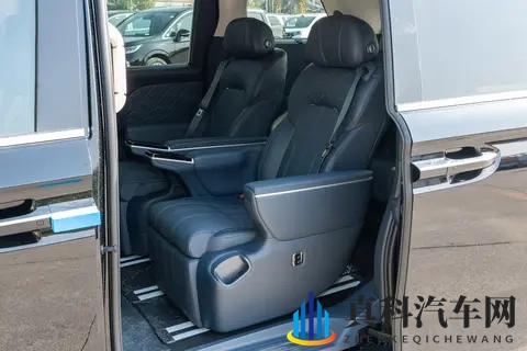 插混MPV的崛起，26款岚图梦想家，全能家商两用MPV-3