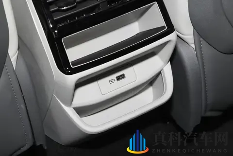 热门家用SUV——星越L全新东方曜系列焕新上市!谈谈真实体验-2