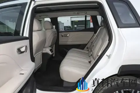 家用新能源SUV新选择 广汽埃安i60到店实拍,多方位体验-3