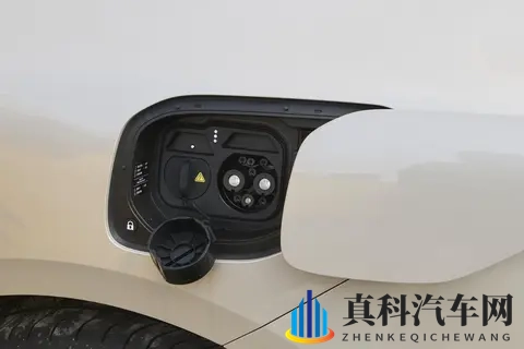 阿维塔又出新车！标配4颗激光雷达+华为乾崑ADS 4，限时2599万起-1