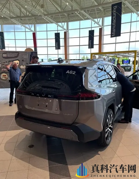 第六代RAV4全球首秀！看到外观，引起网友热议-2