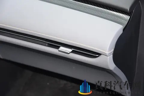 小鹏不务正业吗？不，他的图谋更大！2025小鹏科技日解读-1