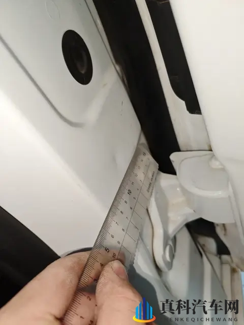 配置应有尽有的大六座安全豪华SUV：腾势N8L上市-1