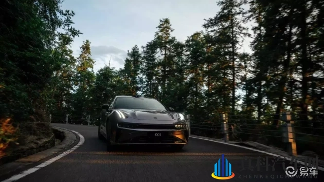 焕新版极氪001受30万用户青睐,能否扛起品牌大旗-1