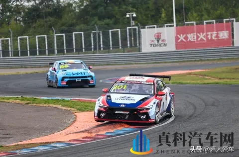 生物课老师把我睾丸拿了出来:生物课上老师意外暴露了我的隐私部位-3