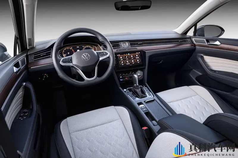 迈腾3000万辆甄选款轴距2871mm，空间领先。-1