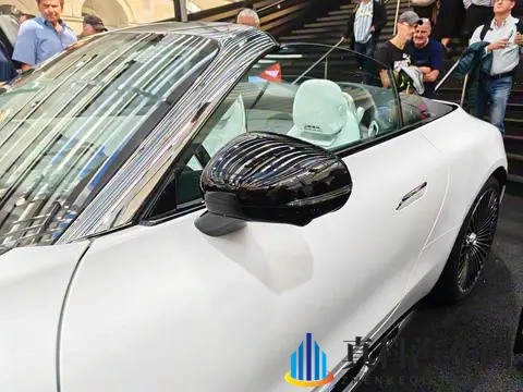 迈巴赫首款双座敞篷跑车亮相！双拼色车身动感十足，配40T V8动力-1