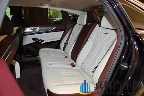 2025款红旗H9 20T，四款配置如何选择？-2