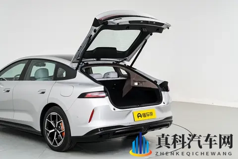 硬派SUV大横评，捷途纵横G700对比方程豹豹8-1