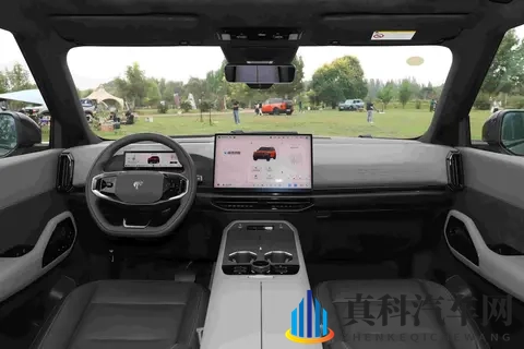 福特烈马电动版来了，露营车还能这么玩？硬派越野竟靠智能赢人-3