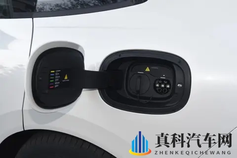 长安启源A06正式上市，对比小鹏M03，谁更出众？-2