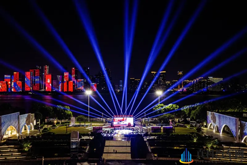 新国风龙颜美学,秦L EV以智美设计诠释电动轿车新标杆-1