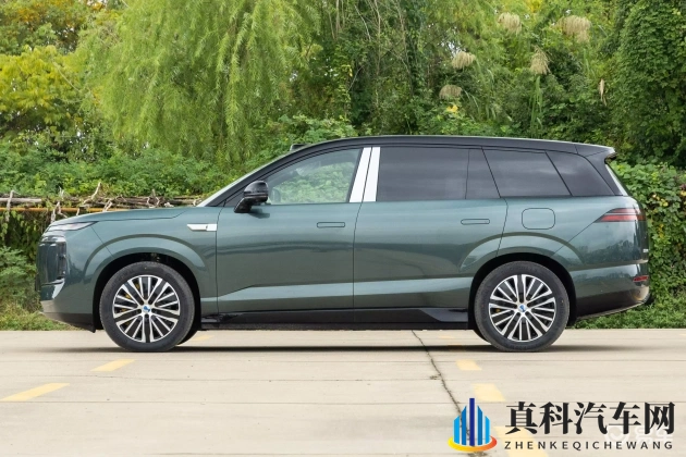 被老板扒下内裤猛烈进入:汽车企业老板玩出新花样,独特激励方式引爆职场!-1