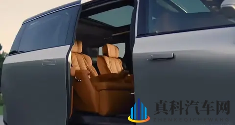 别克至境世家MPV座舱信息公布：配备前排三联屏、后排4K智慧屏等-1