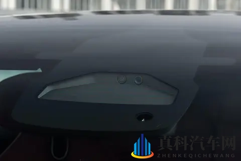 华为深度加持,鸿蒙座舱,12扬声器+冰箱,试驾阿维塔12-3