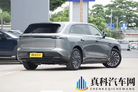 打破续航焦虑！2025款星纪元ET亮相 1615km综合续航+零重力座椅-1