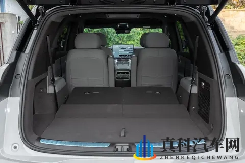 比亚迪又出狠货，腾势N8L大六座SUV，豪华又实用，值得拥有!-3